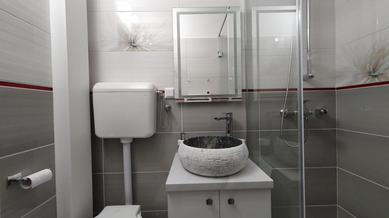 Apartment Artment! A New And Stylish For - Free Parking