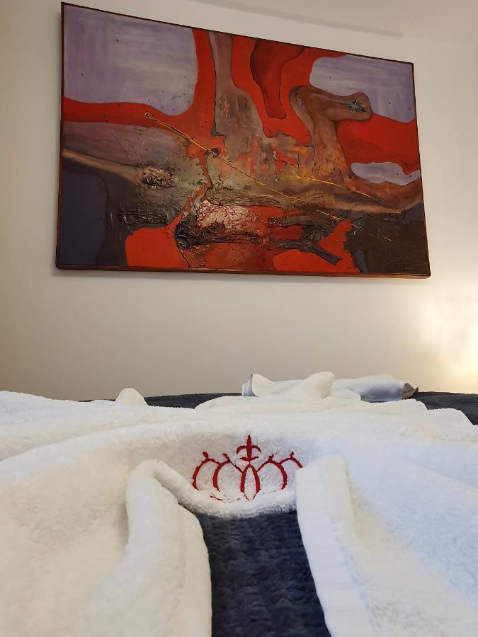 Apartment Artment! A New And Stylish For - Free Parking